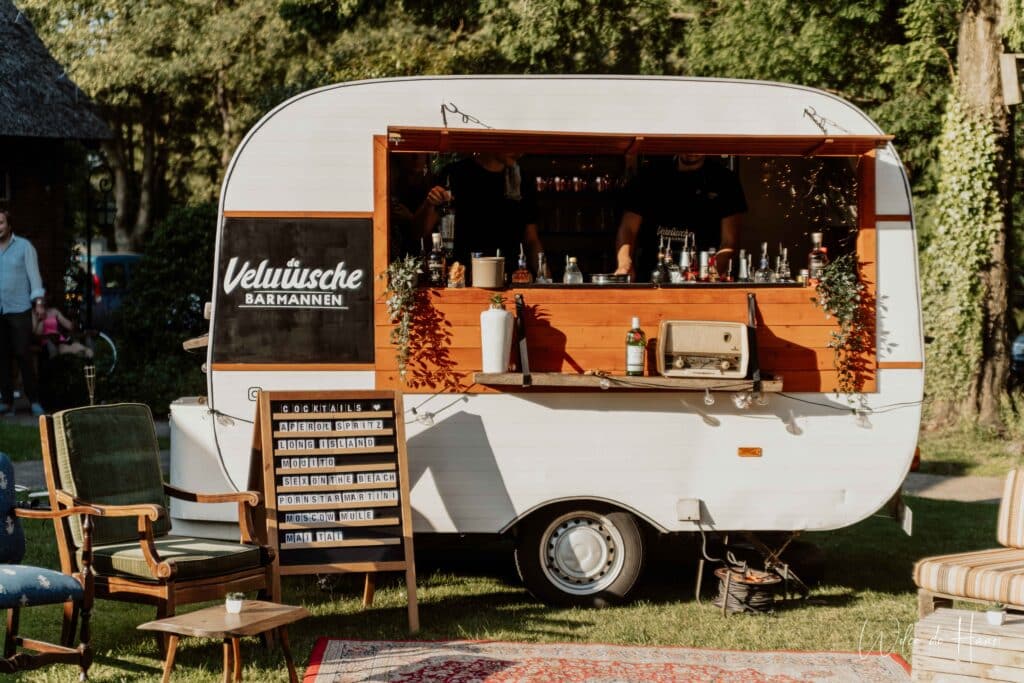 Mobiele cocktailbar op bruiloft